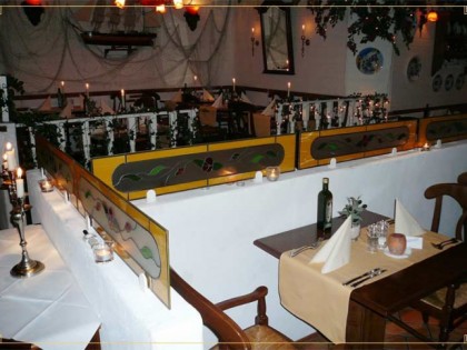 Photo: Costas Greek Taverna